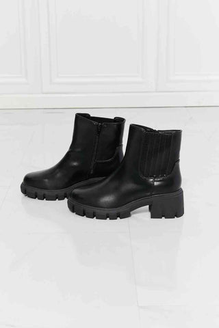 MMShoes What It Takes Lug Sole Chelsea Boots in Black - MOD&SOUL - Contemporary Women's Clothing